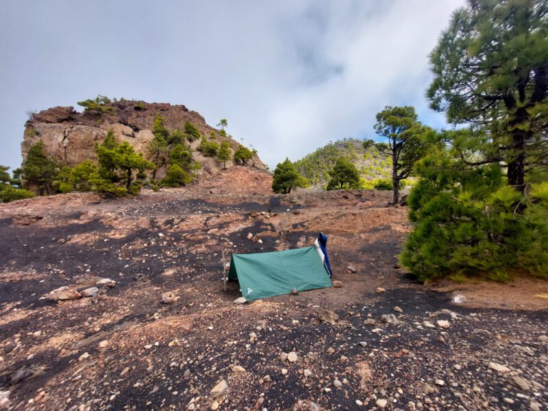 Im Hintergrund der Montańa Marcos mit dem Sektor Pequeńo Capricho.